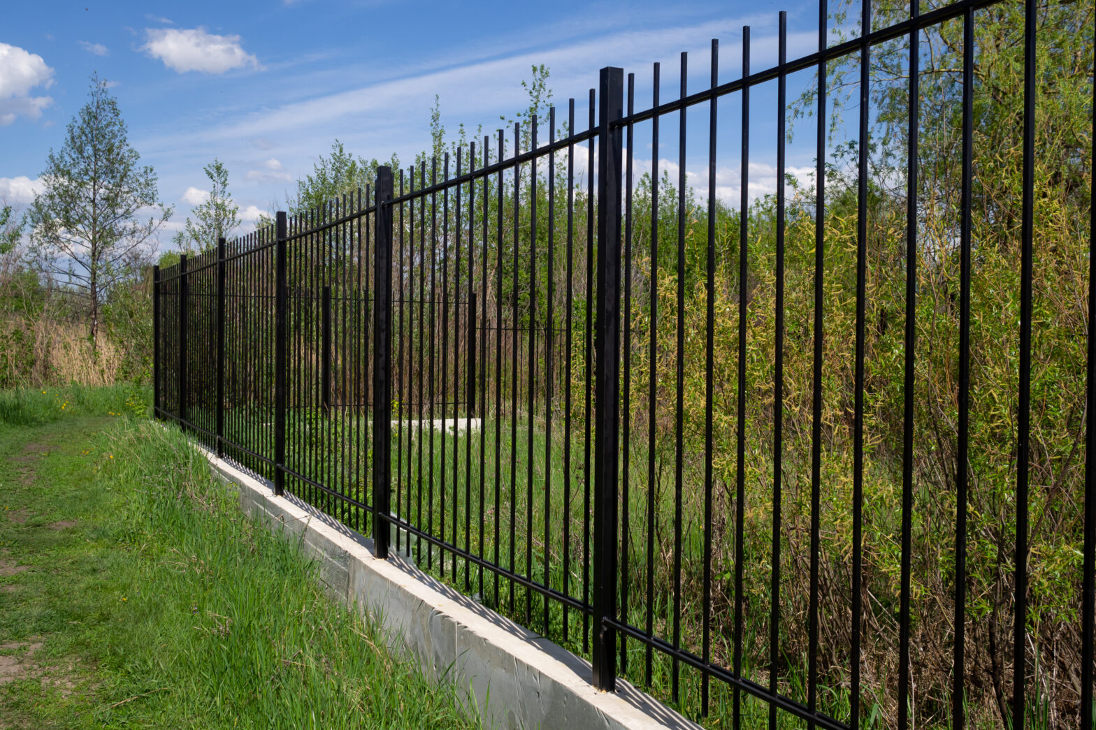 Photo of an aluminum fence from a Waverly NE fence company