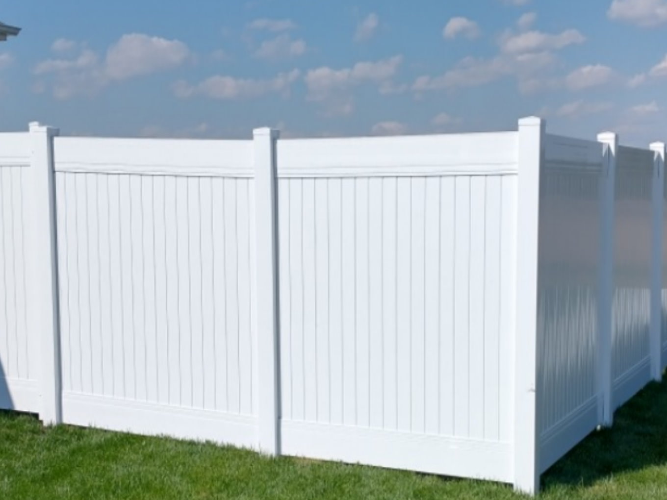 Louisville Nebraska vinyl privacy fencing