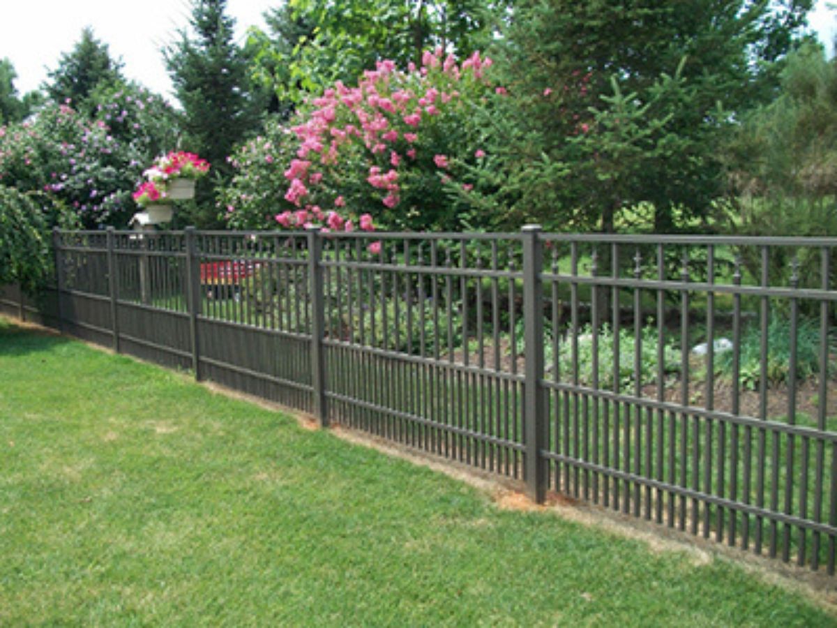 Waverly, NE Aluminum Fence